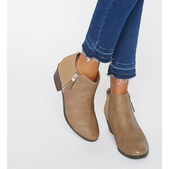 ASOS Call It Spring Gunson Faux Leather Ankle Zip Boots Women's 8 Two-Tone Beige - Picture 2 of 11